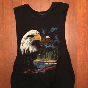 Sleeveless eagle shirt